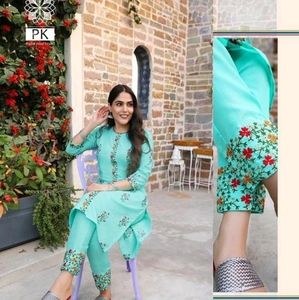 Green full set dress